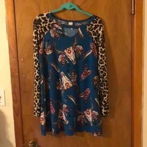 Leopard sleeve cow skull boutique shirt